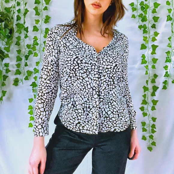 Black and white abstract animal print button up blouse - Picture 2 of 4